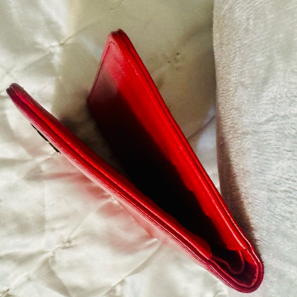 CHANEL Red Wallet - Picture 10 of 11